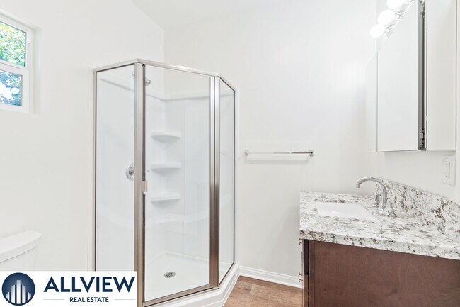 Building Photo - 629 S Lemon St