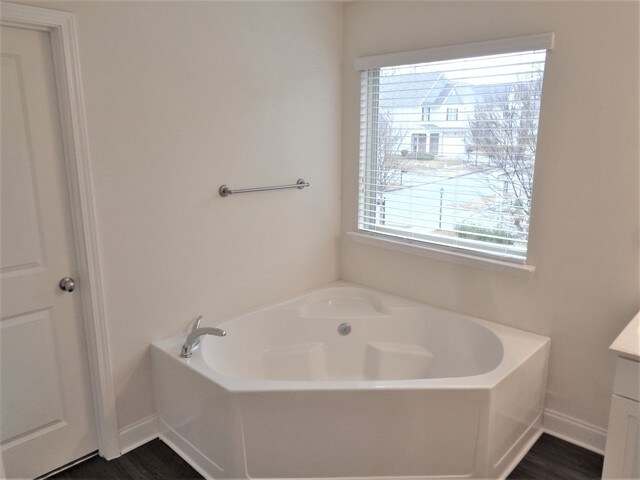 Building Photo - 2494 Beal St