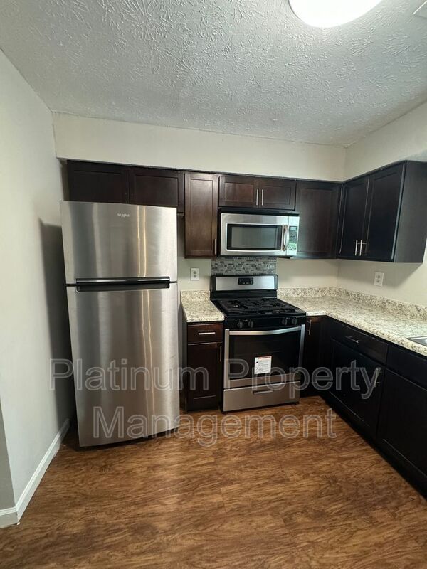 Building Photo - 270 Splitwood Ln