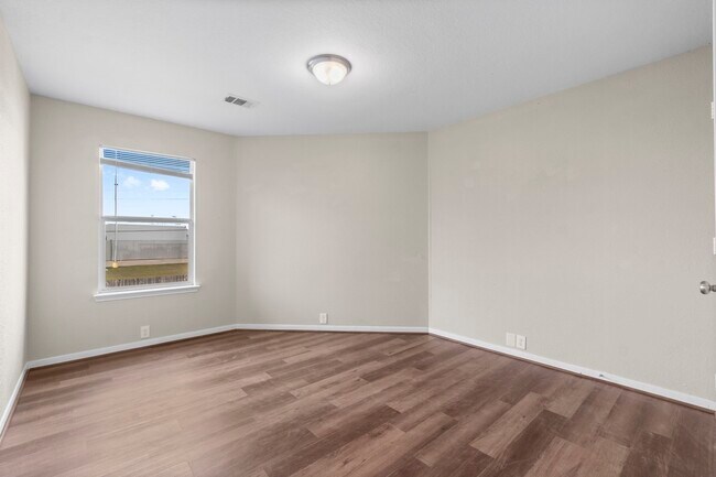 Building Photo - 511 Cypresswood Knoll