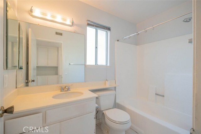 Building Photo - 28043 Woodstock Ave