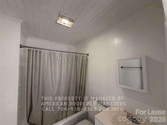 Building Photo - 1604 Carolina Ave