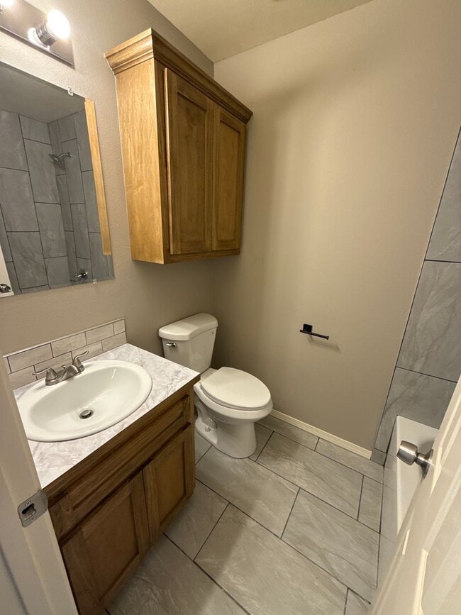 Building Photo - 3 Bed 2 Bath House with Yard Care Included.