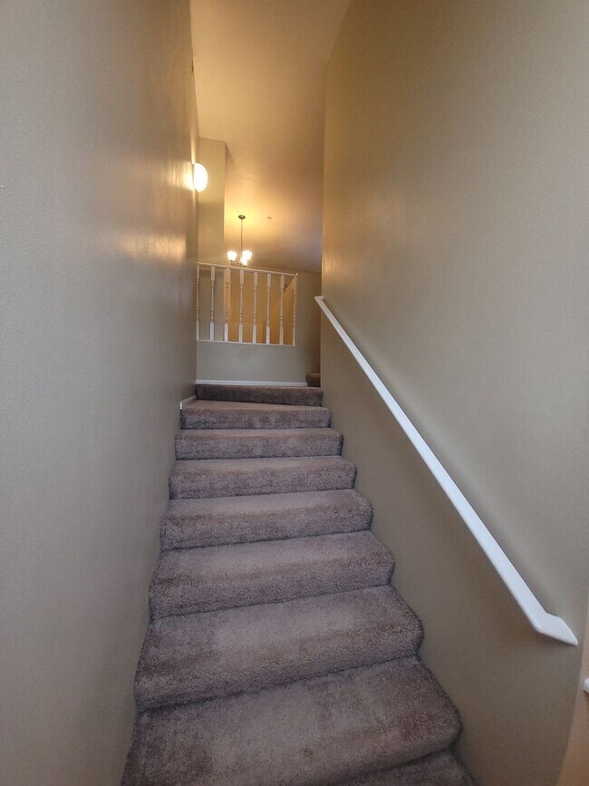 Building Photo - Bayview Townhouse Condo in Blaine with Gar...