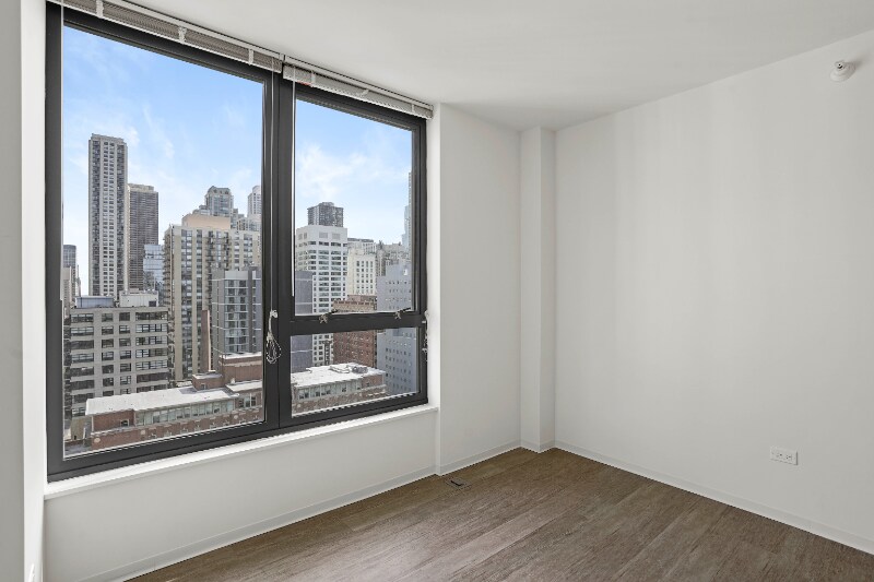 Building Photo - 206 W Superior St