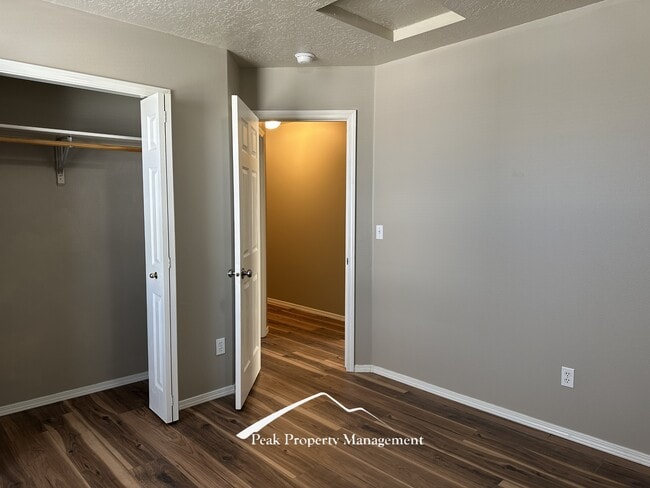 Building Photo - 2524 Colfax Dr