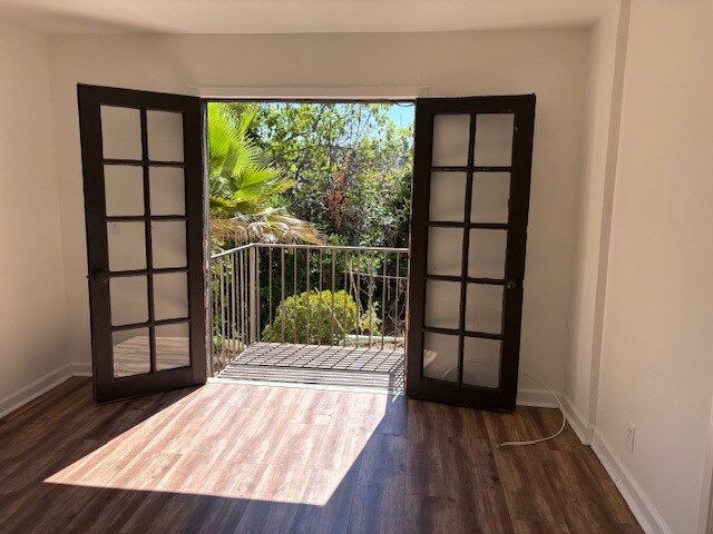 Building Photo - 3266 1/2 W Descanso Dr