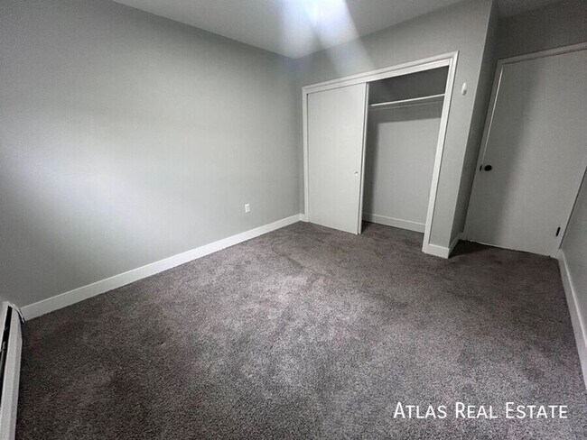 Building Photo - 551 S Fairfax St