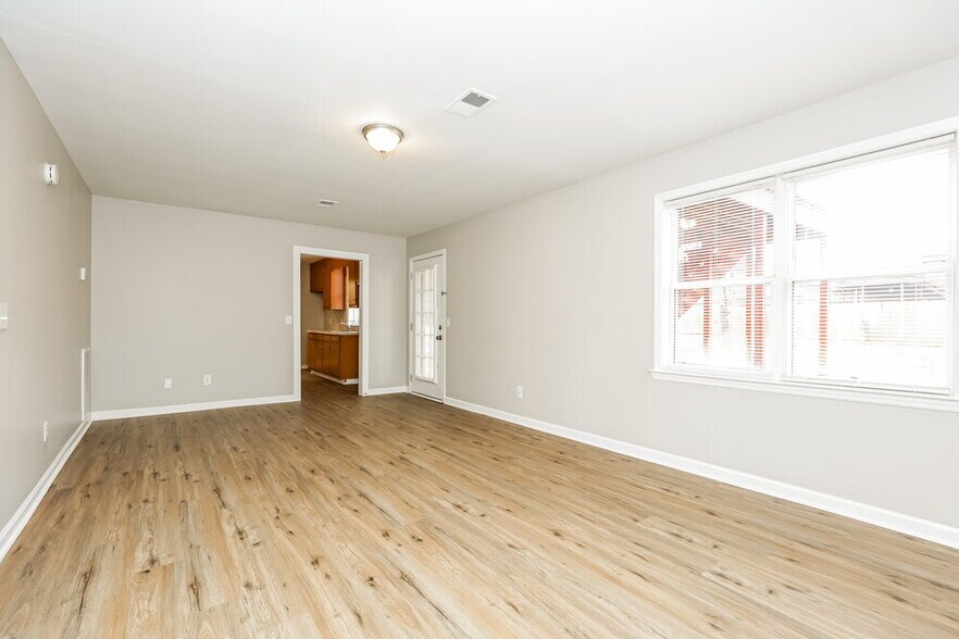 Building Photo - 139 Cedar Forest Dr