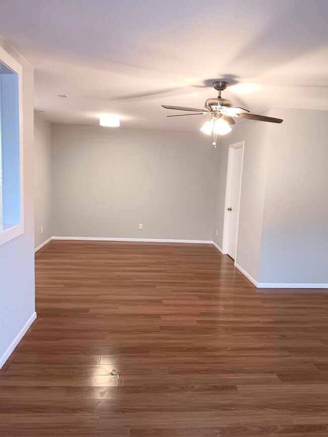 Building Photo - Beautiful Updated Condo in Chesterton