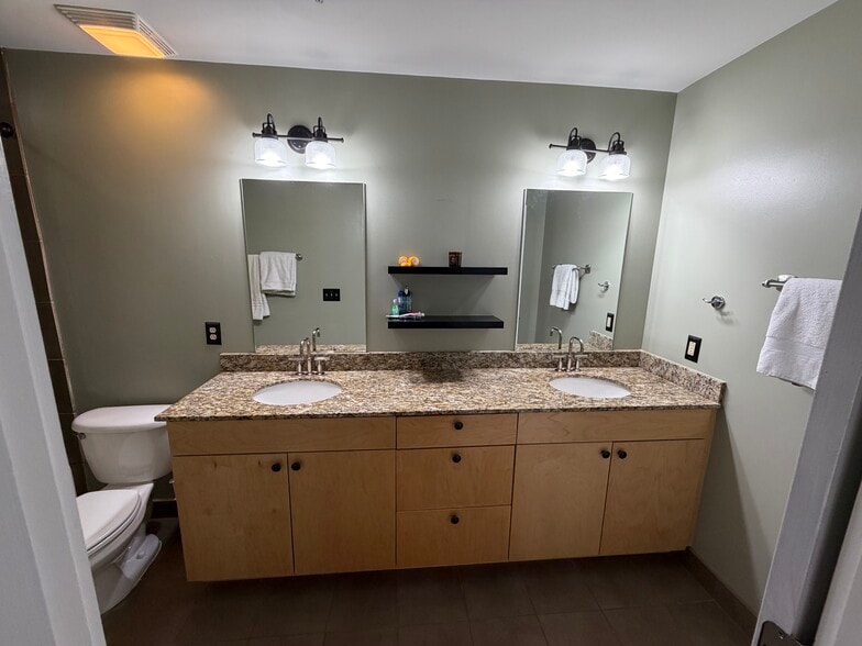 Primary Bathroom - 1101 18th Ave S