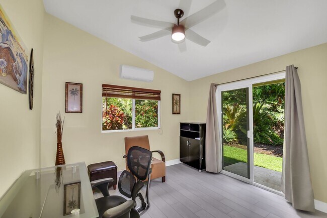 Building Photo - Pet Friendly, Fully Furnished Home in Keau...