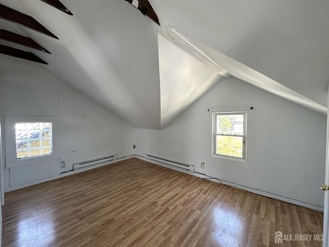 Building Photo - 84 Guilden St