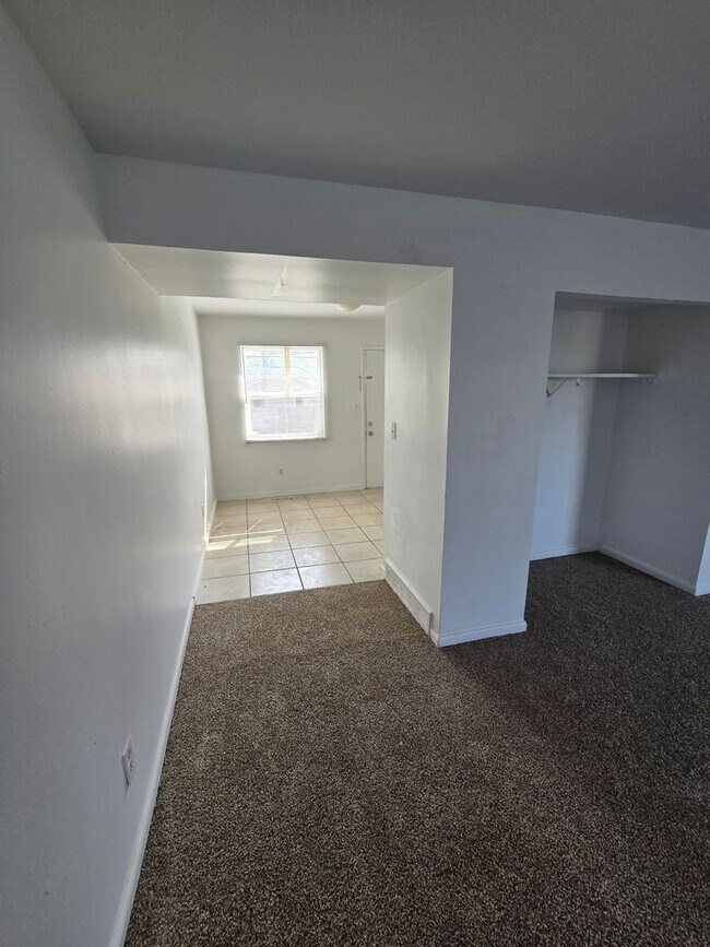 Building Photo - 242-244 N SOUTHAMPTON AVENUE