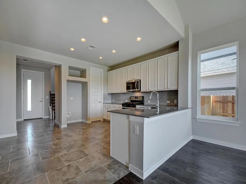 Building Photo - 6808 Cardinal Bloom Loop