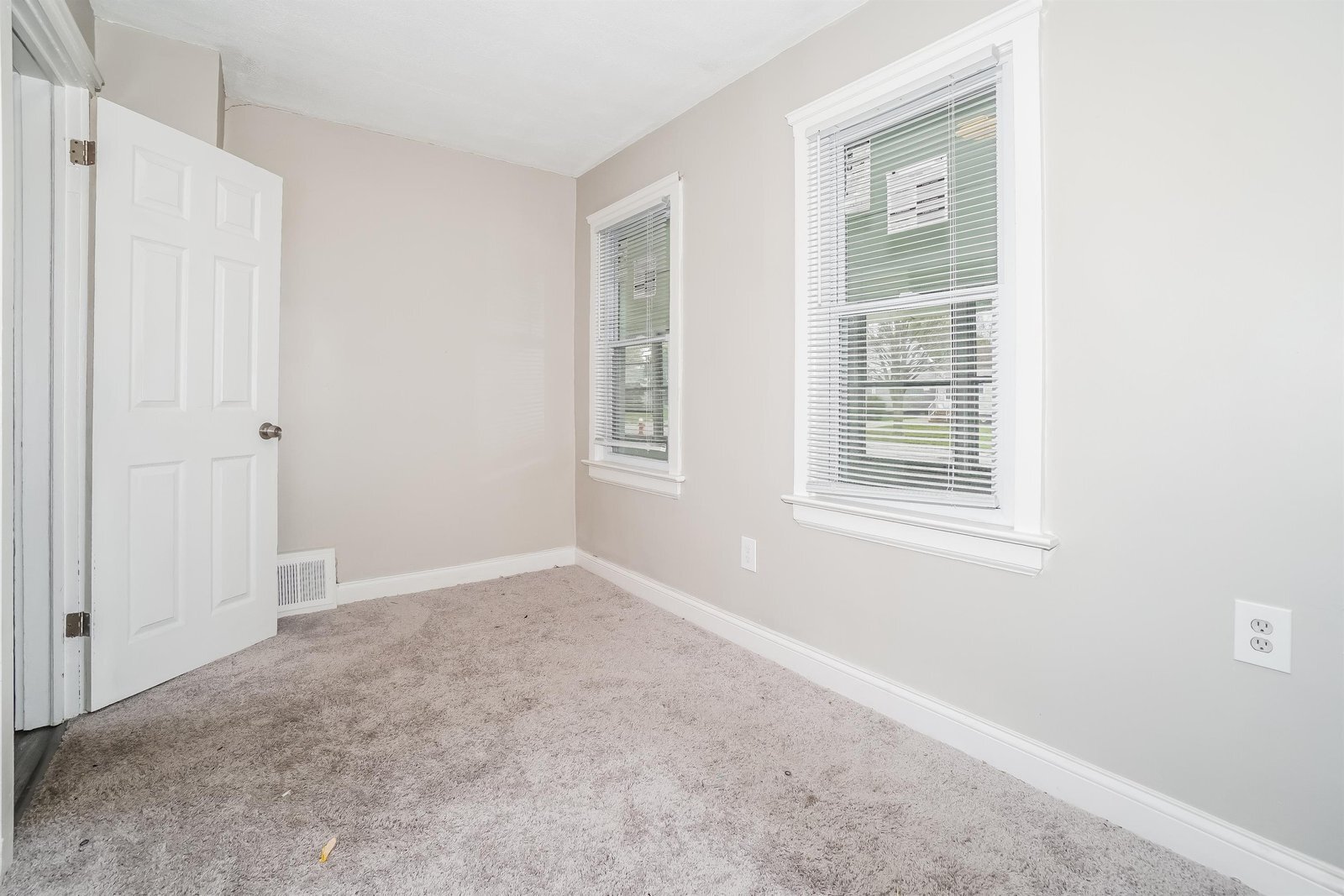 Building Photo - 19431 Tyronne Ave