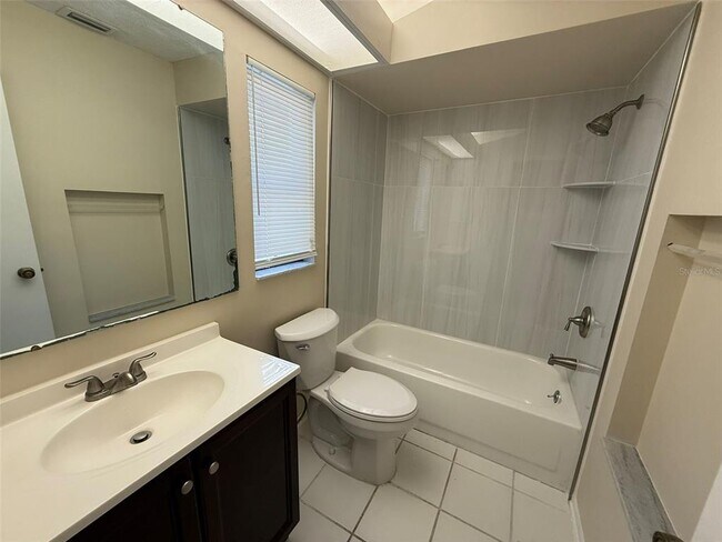 Building Photo - 521 Meridan Ave NW