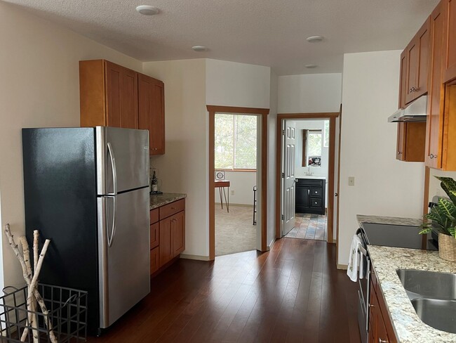 Building Photo - Newly Renovated Urban Craftsman Townhome