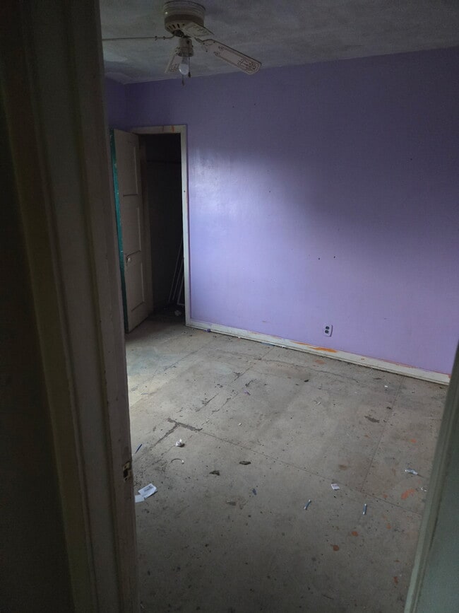 Building Photo - 919 Sunshine Ave