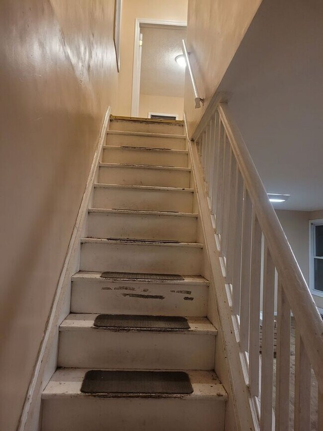 Building Photo - Under Renovation – Spacious Single-Family Home