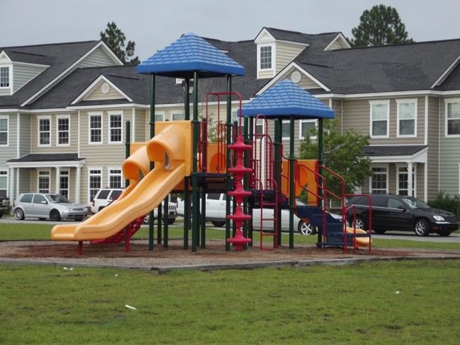 Building Photo - 601 Atkinson Dr