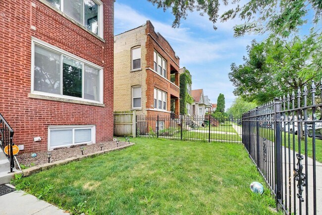Building Photo - 4815 W Patterson Ave