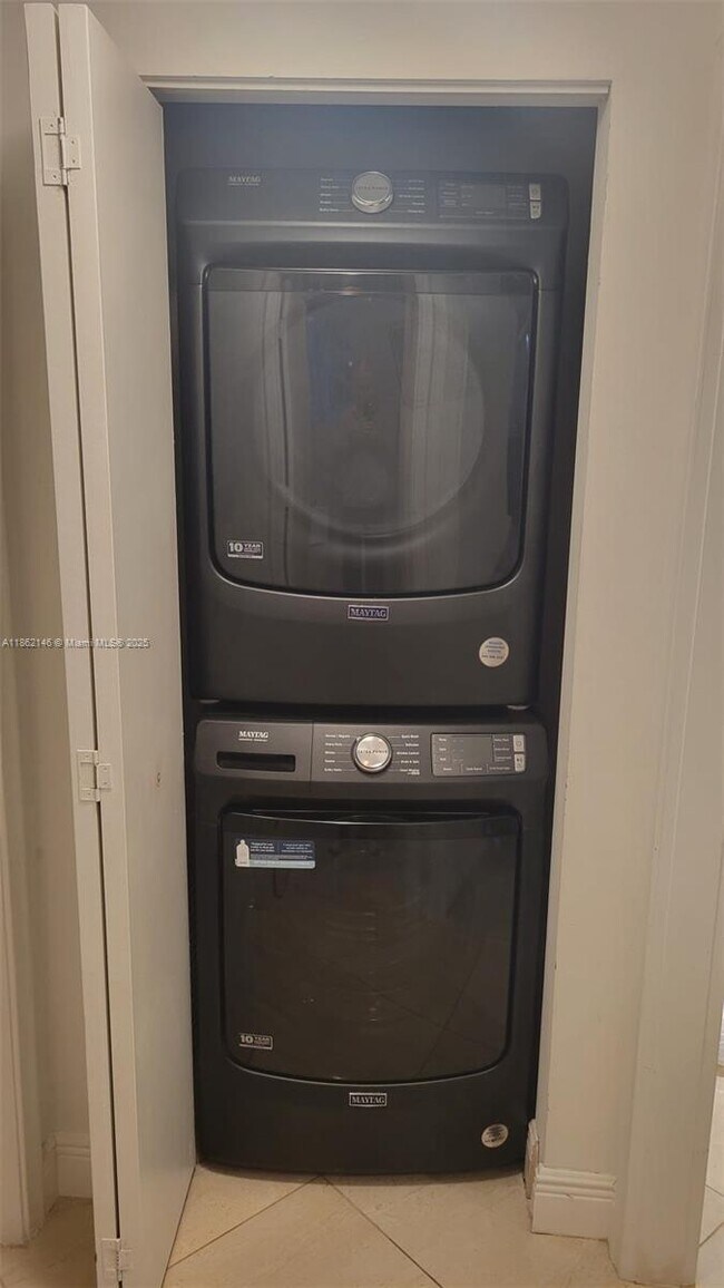 Building Photo - 1 bedroom in Aventura FL 33180