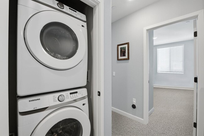 Building Photo - 2361 Acara Cir