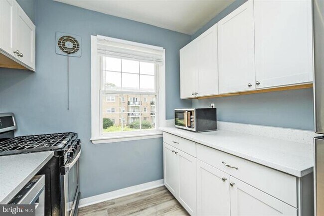 Building Photo - 9491 Fairfax Blvd