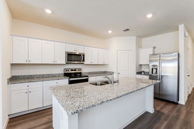 Building Photo - 27210 Clear Breeze Dr