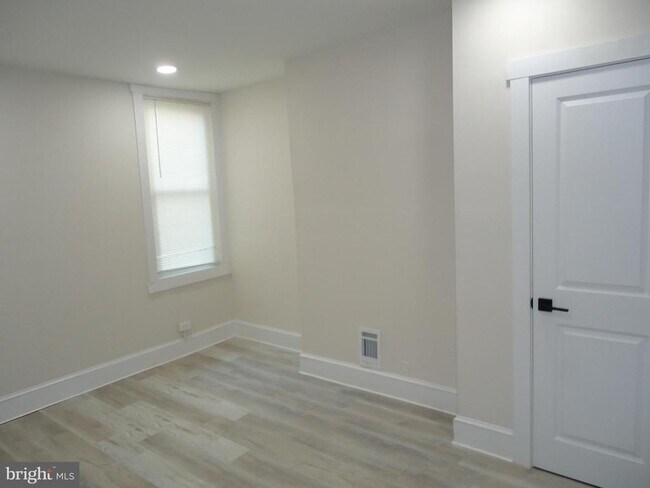 Building Photo - 2807 Clifton Ave