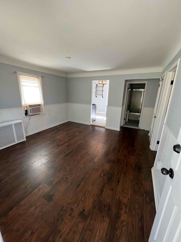 Building Photo - 2045 Arcola St