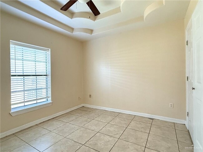 Building Photo - 15 West Dr