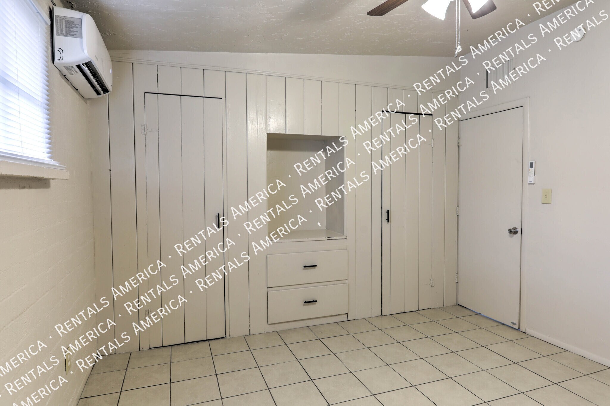 Building Photo - 3040 N Sparkman Blvd