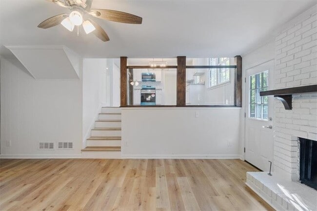 Building Photo - 1129 Pinehurst Rd