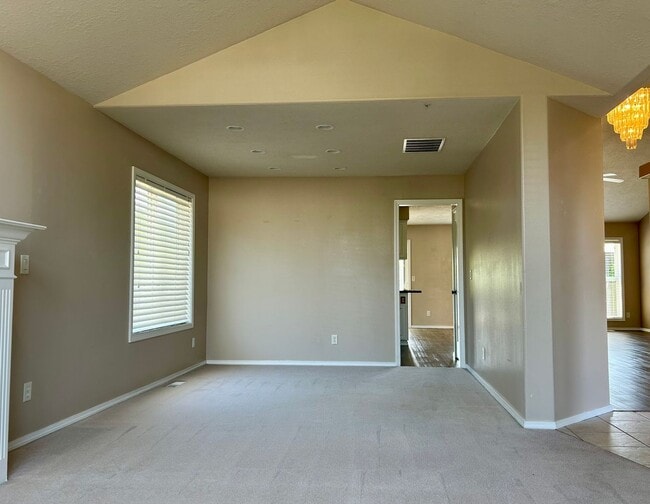 Building Photo - Single Level- Three Bedroom Home
