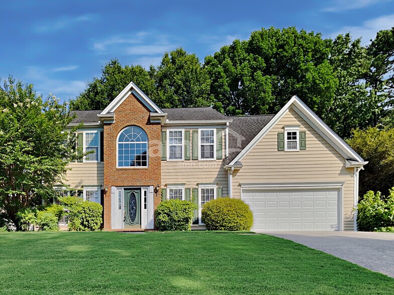 Primary Photo - 1200 Evergreen Oak Way