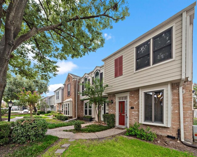 Building Photo - 7431 Brompton St