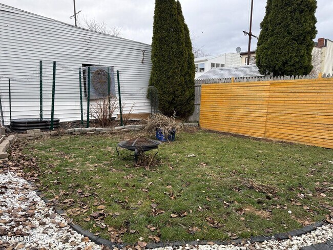 Building Photo - 27 McElwain Ave