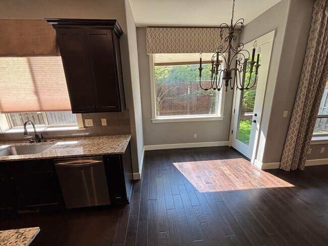 Building Photo - Beautiful Home in the Copper Creek Subdivi...