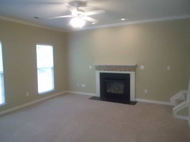 Building Photo - 4400 Chimney Springs Dr