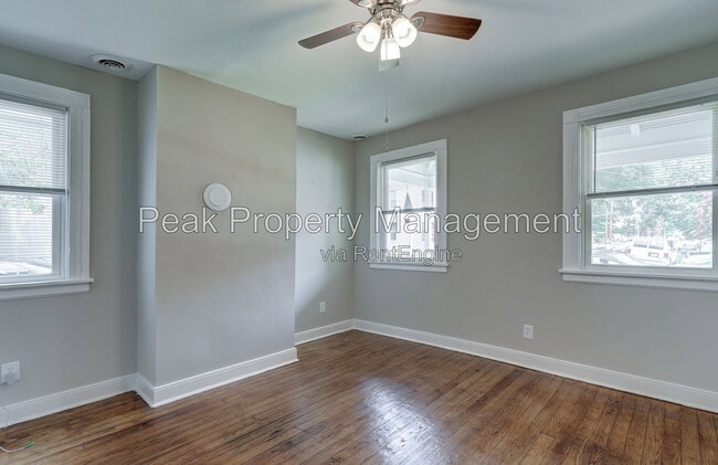 Building Photo - 3022 Groveland Ave