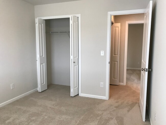 Building Photo - BRAND NEW HOME! Within 5 Minutes of Three ...