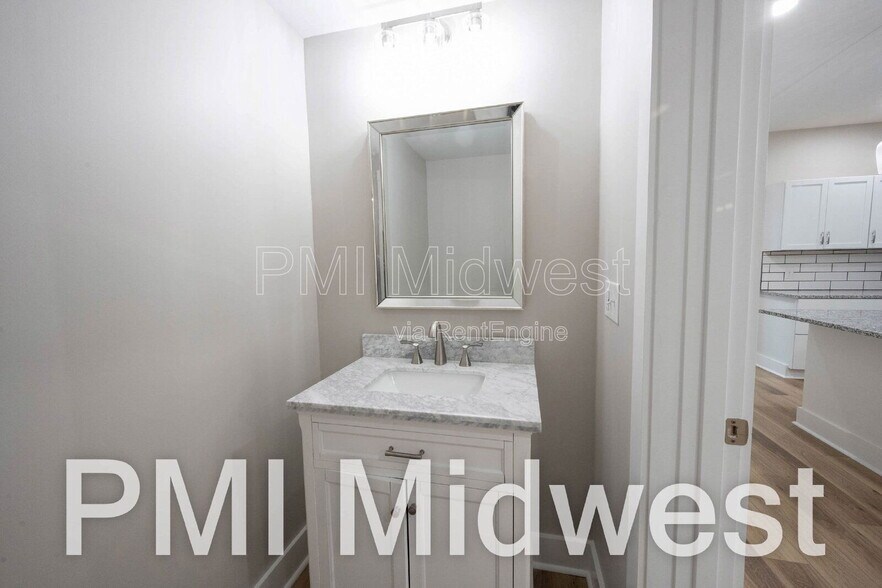 Building Photo - 20 Schiller St