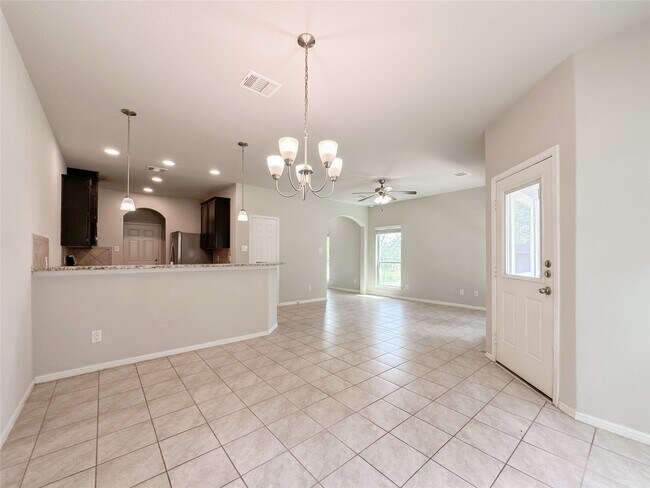 Building Photo - 105 Camelot Pl Ct