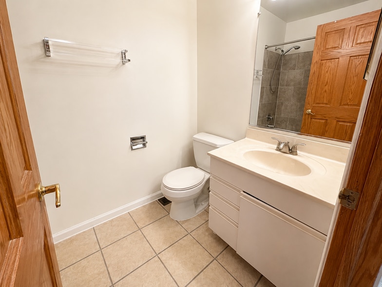 Bathroom - 1661 Cornell Dr