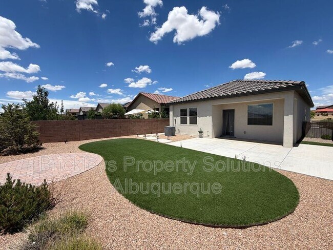 Building Photo - 768 Amatista Lp SE