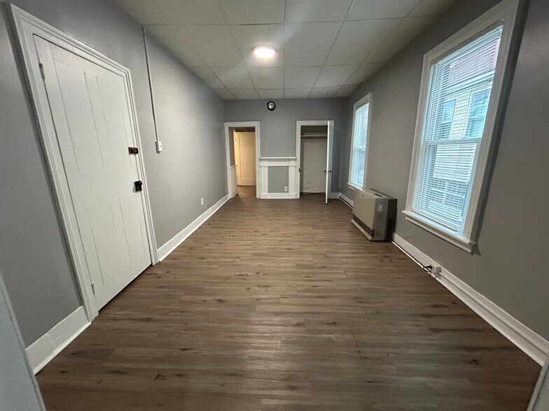 Building Photo - 24 4th St