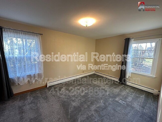 Building Photo - 1320 Wilson Dr