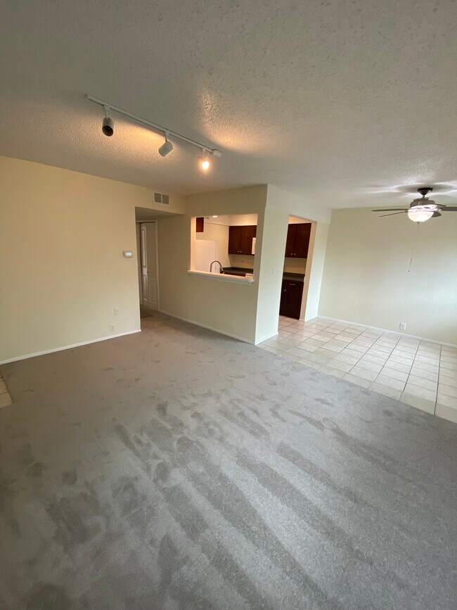 Primary Photo - 2704 Stonehaven Ct